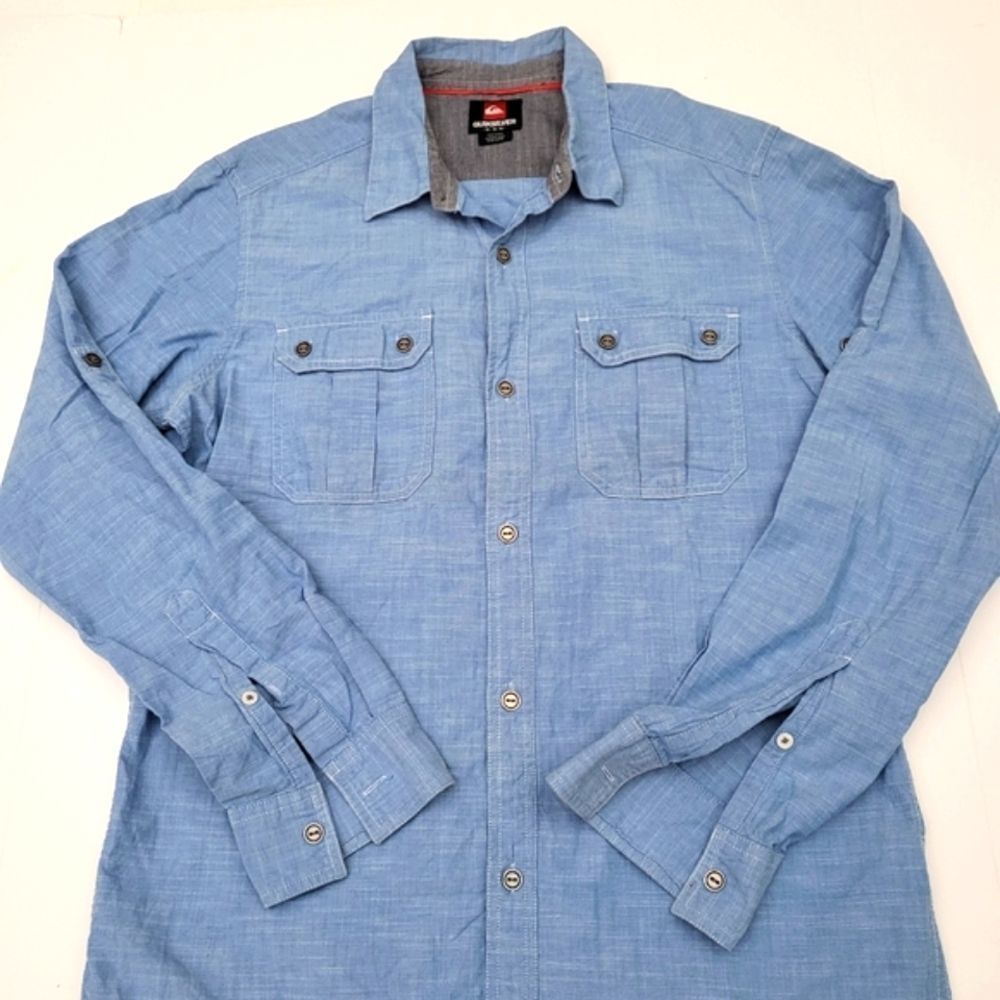 Quicksilver casual shirt long sleeve button up chest pocket size medium chambray